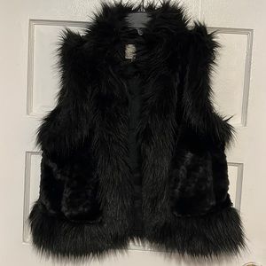 Loft black faux fur vest size ladies M